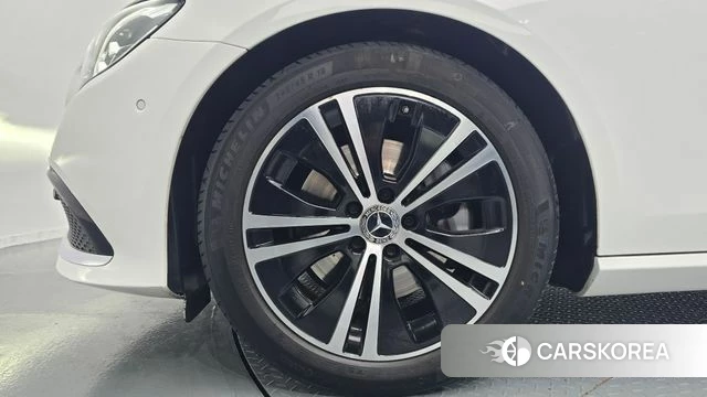 Mercedes-Benz E-Class W213 id 4541976 из Кореи 25