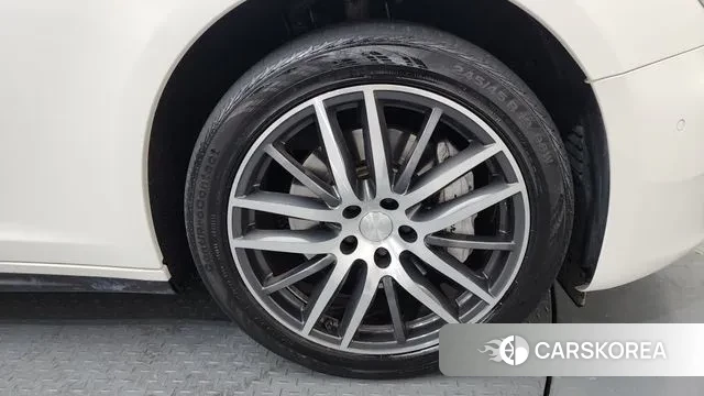 Maserati Ghibli id 3641797 из Кореи 15