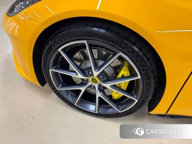 Lotus Emira id 3052655 из Кореи 13