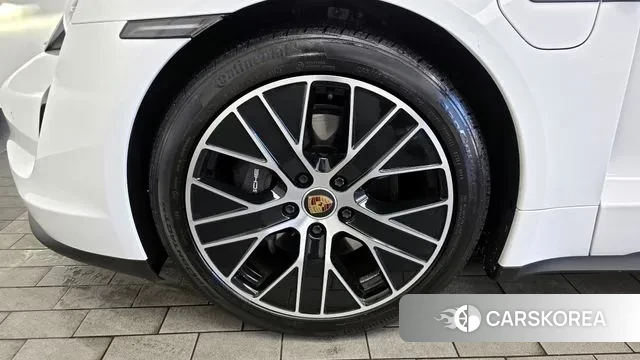 Porsche Taycan id 3447858 из Кореи 15