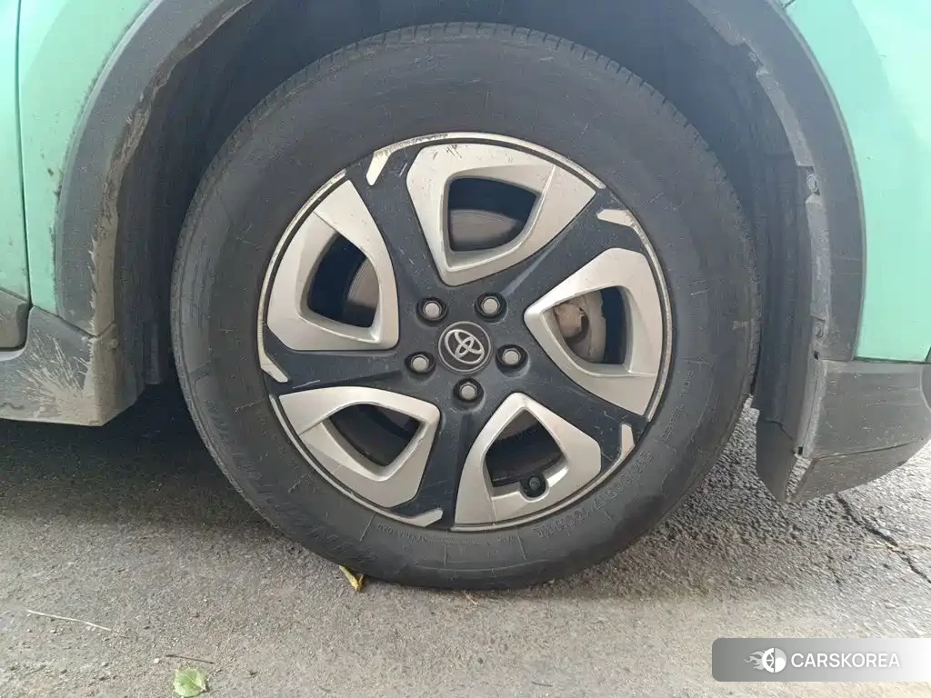 Toyota C-HR EV id 4674399 из Китая 16