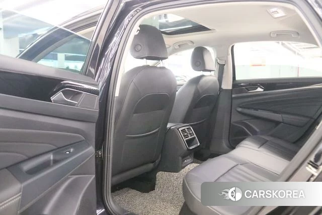 Volkswagen Passat id 4261101 из Китая 13
