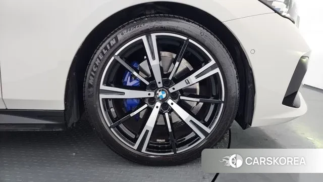 BMW 5 Series (G60) id 3684691 из Кореи 15