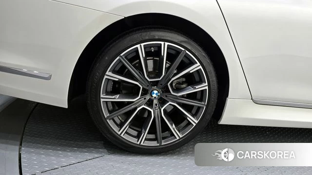 BMW 7 Series (G11) id 4284970 из Кореи 25
