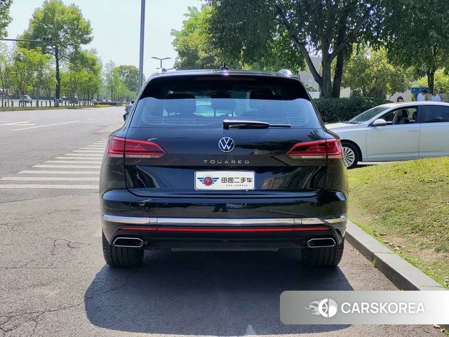 Volkswagen Touareg 2021 Черный из Китая, фото 5