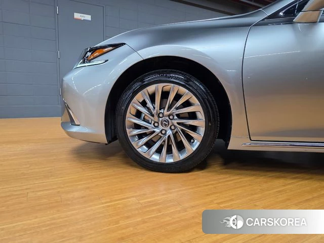 Lexus ES300h 7th generation id 4511103 из Кореи 13