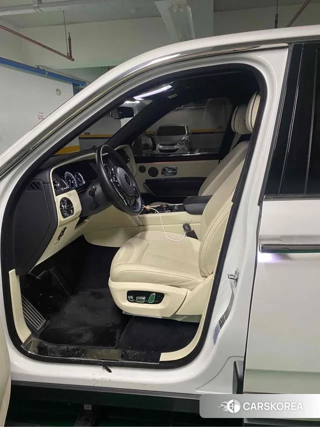 Rolls-Royce Cullinan id 3374625 из Кореи 10