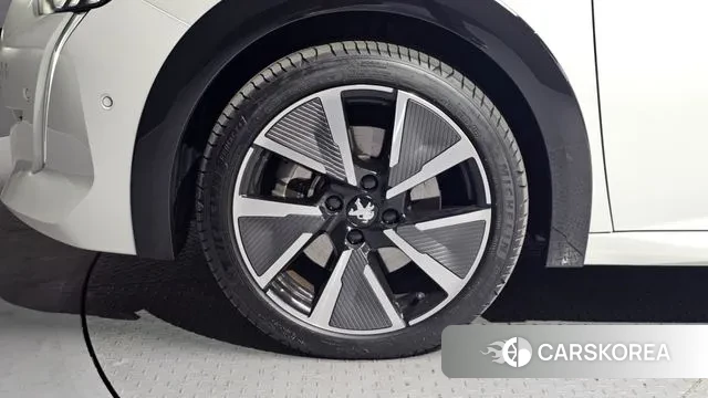 Peugeot e-208 second Generation id 3701688 из Кореи 15