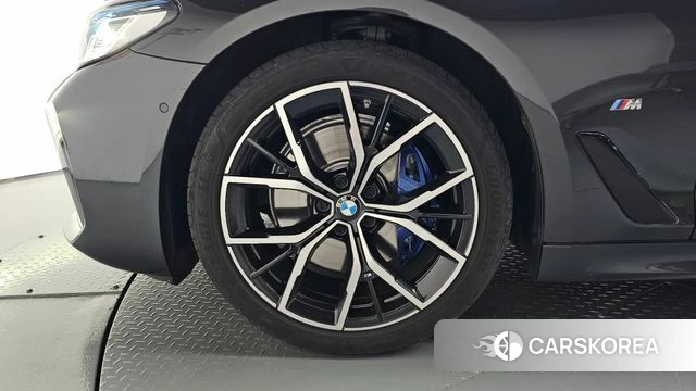 BMW 5 Series (G30) id 4898451 из Кореи 31