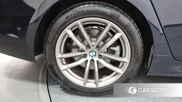 BMW 5 Series (G30) id 3050728 из Кореи 15