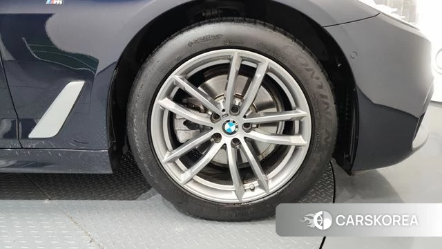 BMW 5 Series (G30) id 3886571 из Кореи 15