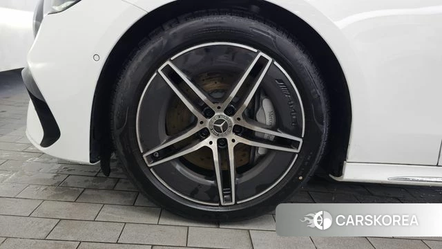Mercedes-Benz E-Class W214 id 4602038 из Кореи 32