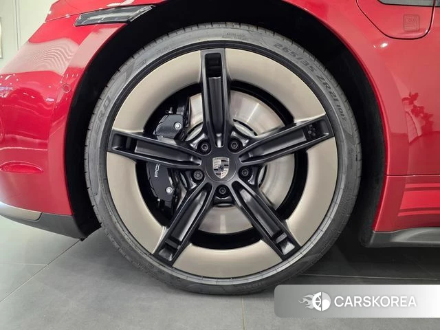 Porsche Taycan id 4559974 из Кореи 15