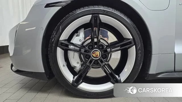 Porsche Taycan id 3281300 из Кореи 15