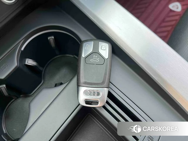 Audi A4L id 4307051 из Китая 20