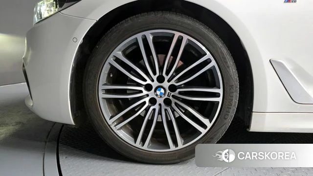 BMW 5 Series (G30) id 3800751 из Кореи 15