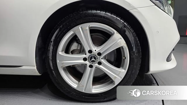 Mercedes-Benz E-Class W213 id 4246212 из Кореи 27
