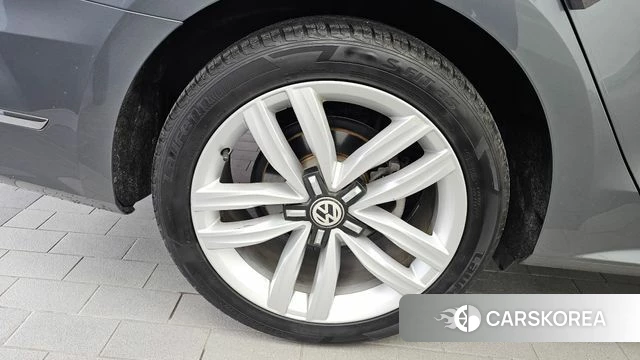 Volkswagen The New Passat id 4574392 из Кореи 27