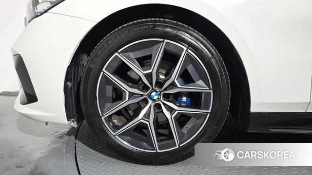 BMW 5 Series (G60) id 4640361 из Кореи 27