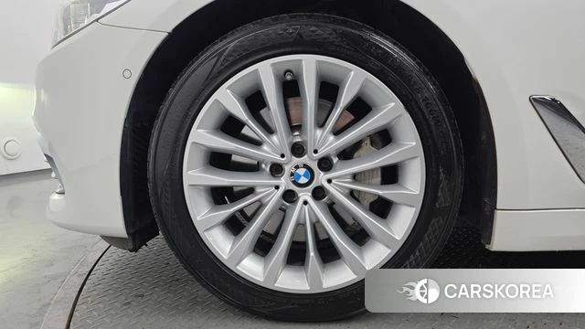 BMW 5 Series (G30) id 3966321 из Кореи 15