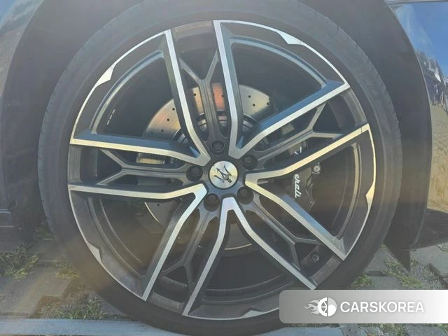 Maserati Quattroporte id 4863313 из Кореи 15