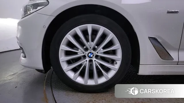 BMW 5 Series (G30) id 3050776 из Кореи 15