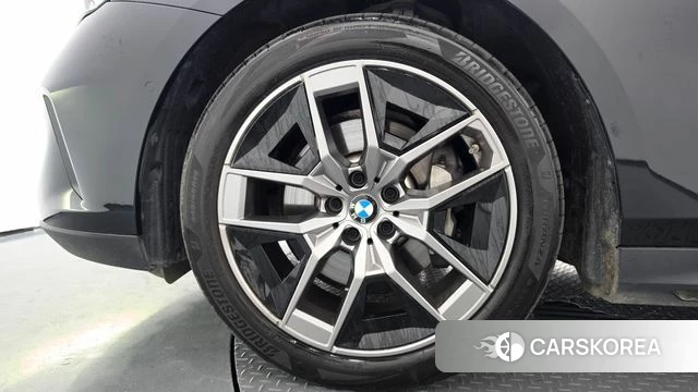 BMW 5 Series (G60) id 4730275 из Кореи 31