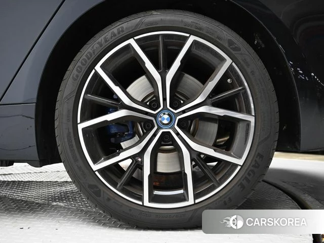 BMW 5 Series (G30) id 3852034 из Кореи 15