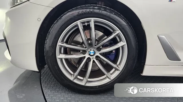 BMW 5 Series (G30) id 3329897 из Кореи 15