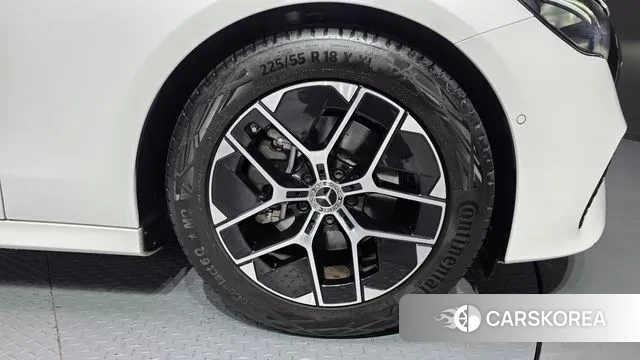 Mercedes-Benz E-Class W214 id 3695950 из Кореи 15