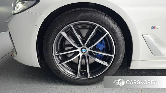BMW 5 Series (G30) id 4935433 из Кореи 30