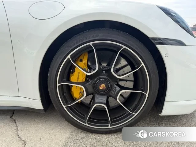 Porsche 911(992) id 3262399 из Кореи 15