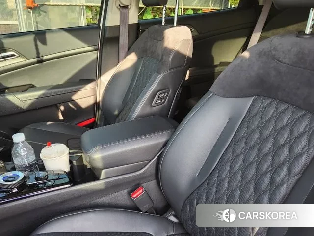 Kia Sportage 5th Generation Hybrid 2023 Белый из Кореи, фото 5