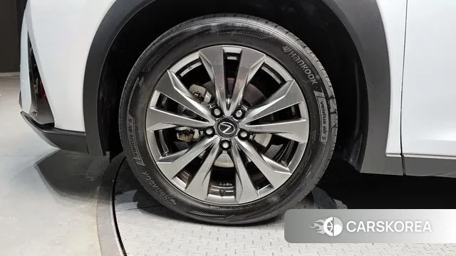 Lexus UX300h id 3585614 из Кореи 15