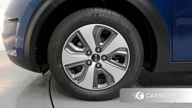 Kia Niro id 3796021 из Кореи 15