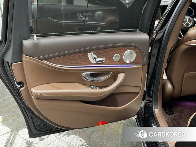 Mercedes-Benz E-class id 4297266 из Китая 16