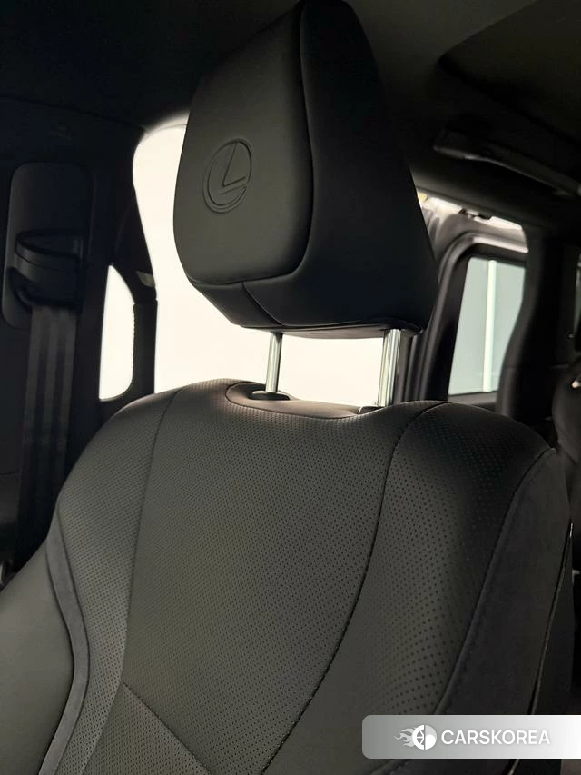 Lexus LM id 4298375 из Китая 13