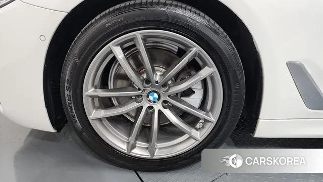 BMW 5 Series (G30) id 3433977 из Кореи 15