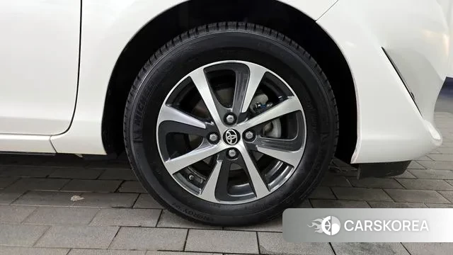 Toyota Prius C id 3018867 из Кореи 15