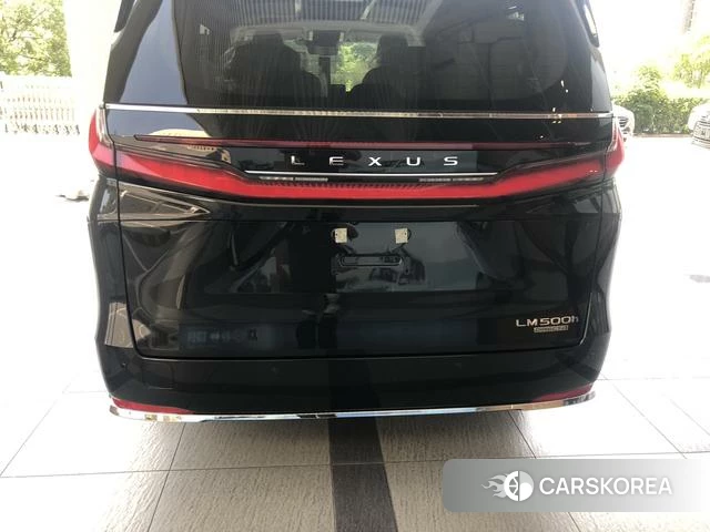 Lexus LM id 4259839 из Китая 21