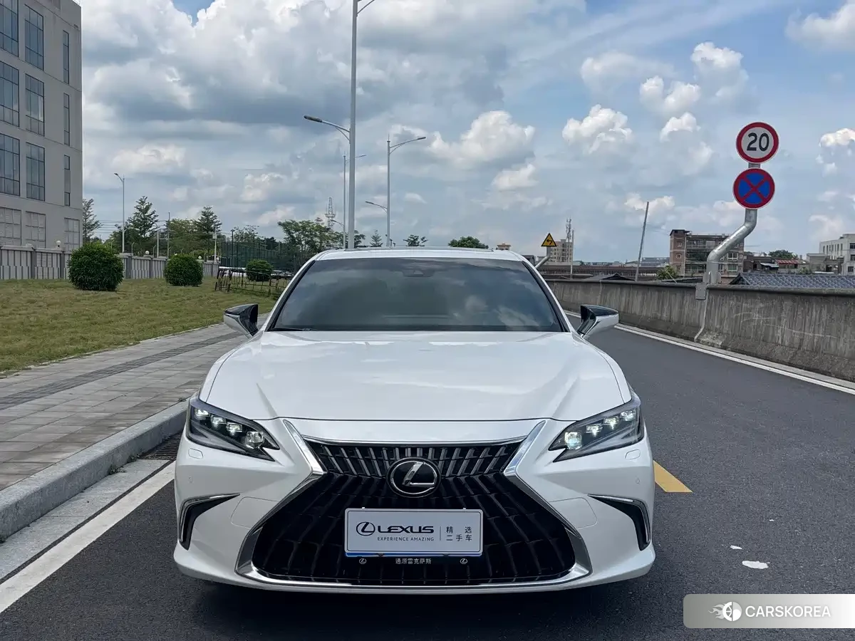 Lexus ES 2023 Белый из Китая, фото 5