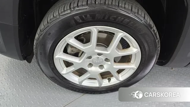 Jeep Renegade id 3138941 из Кореи 15
