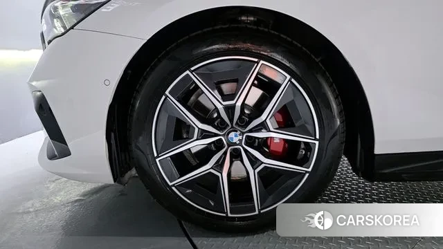 BMW 5 Series (G60) id 3341559 из Кореи 15