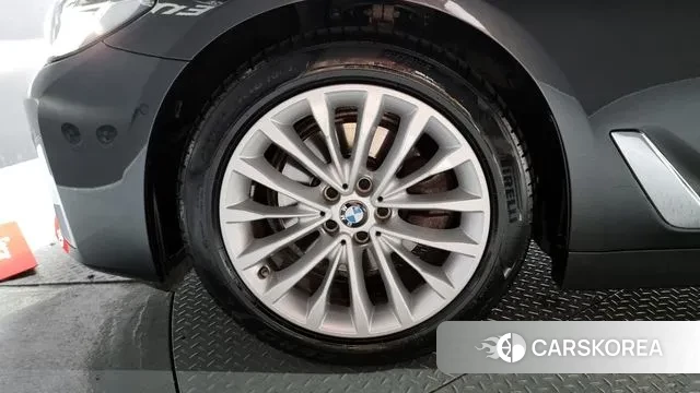 BMW 5 Series (G30) id 2984311 из Кореи 15