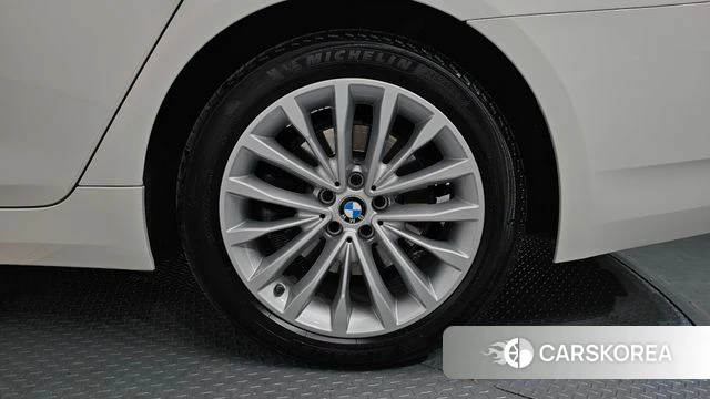 BMW 5 Series (G30) id 3843142 из Кореи 15