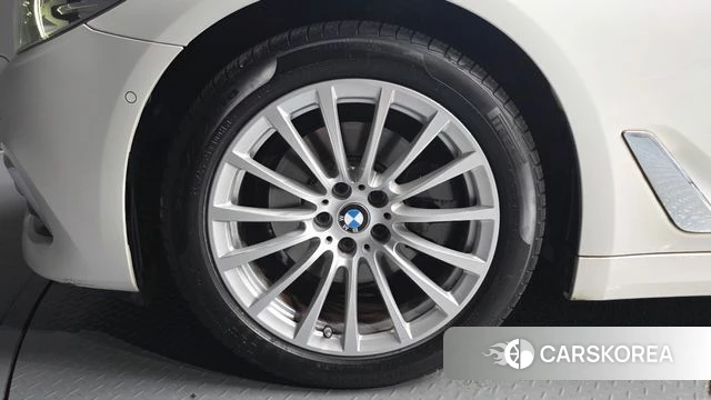 BMW 5 Series (G30) id 4923725 из Кореи 30