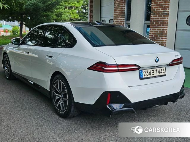 BMW 5 Series (G60) id 4628538 из Кореи 15
