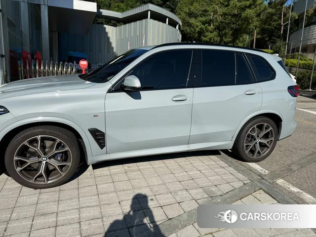 BMW X5 (G05) 2026 Светло-серебряный цвет из Кореи, фото 5