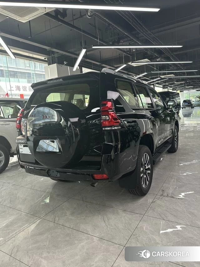 Toyota Prado (imported) 2023 Черный из Китая, фото 5