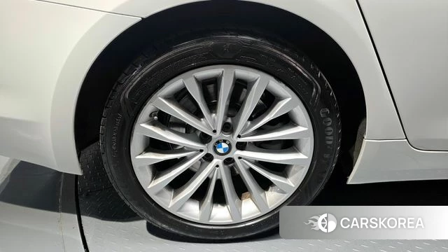 BMW 5 Series (G30) id 3904905 из Кореи 15